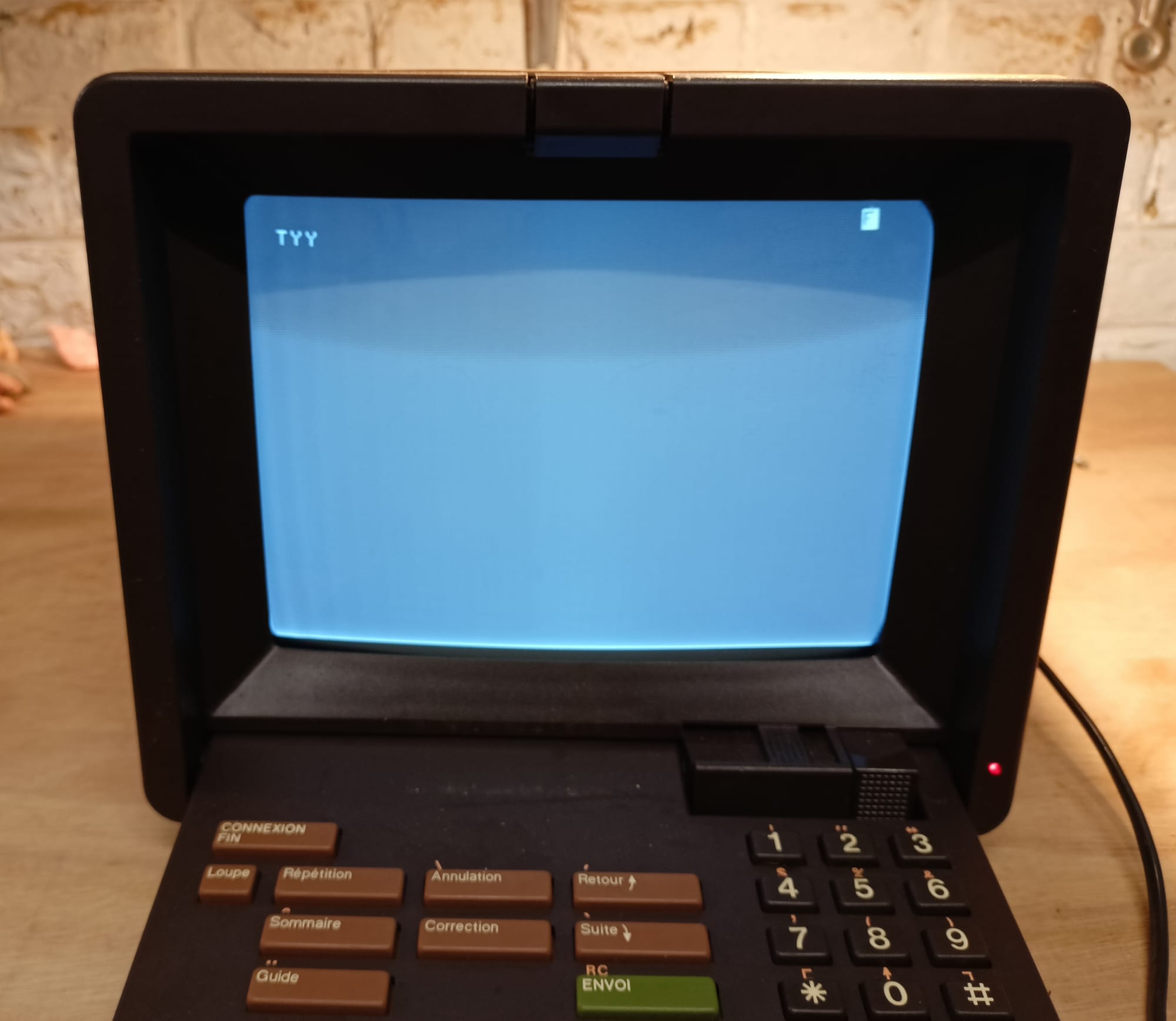 Wie Minitel das Leben von Millionen von Franzosen verändert hat